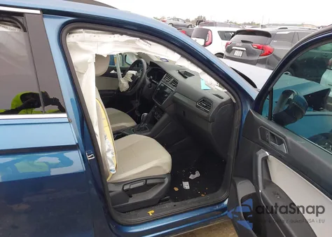 2020 Volkswagen Tiguan 2.0T Se/2.0T Se R-Line Black/2.0T Sel из США, поврежденный, VIN 3VV3B7AX8LM148718